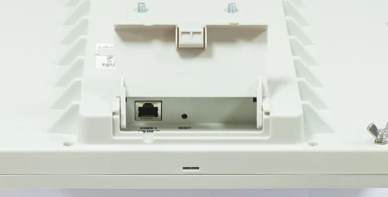 MikroTik RB911G-5HPnD-QRT QRT 5 24 dBi Panel Antenna CPE — 3