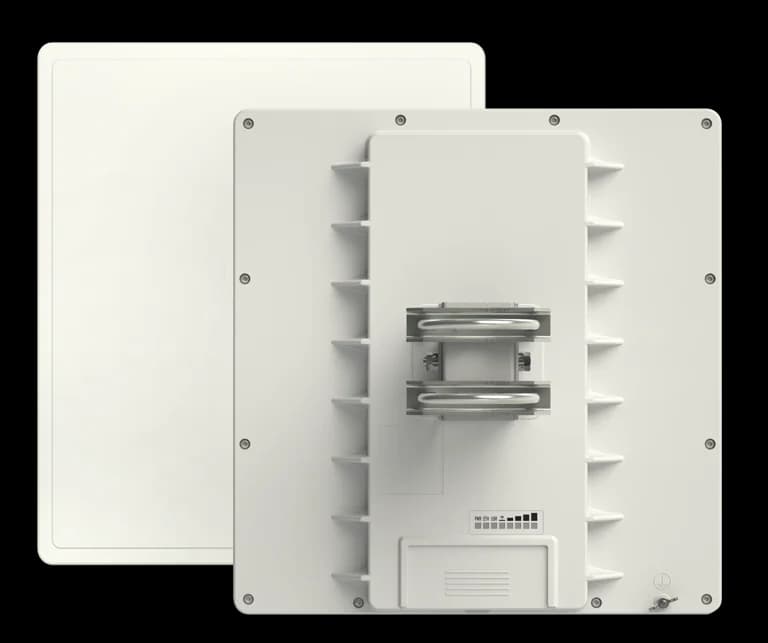 MikroTik RB911G-5HPacD-QRT QRT 5 ac Düz Panel Anten — 1