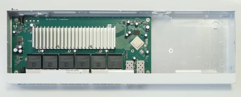 MikroTik CRS326-24G-2S+RM 24 Port Gigabit Yönetilebilir Switch — 2