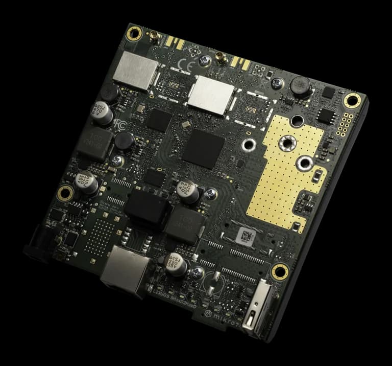 MikroTik L11UG-5HaxD RouterBoard Wi-Fi 6 5 GHz — 2