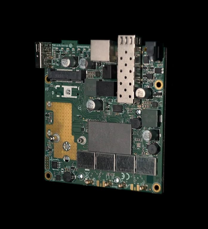 MikroTik L23UGSR-5HaxD2HaxD Modular RouterBOARD Wi-Fi 6 — 1