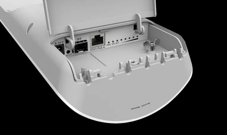 MikroTik mANTBox 52 15s RBD22UGS-5HPacD2HnD-15S Outdoor Base Station — 1