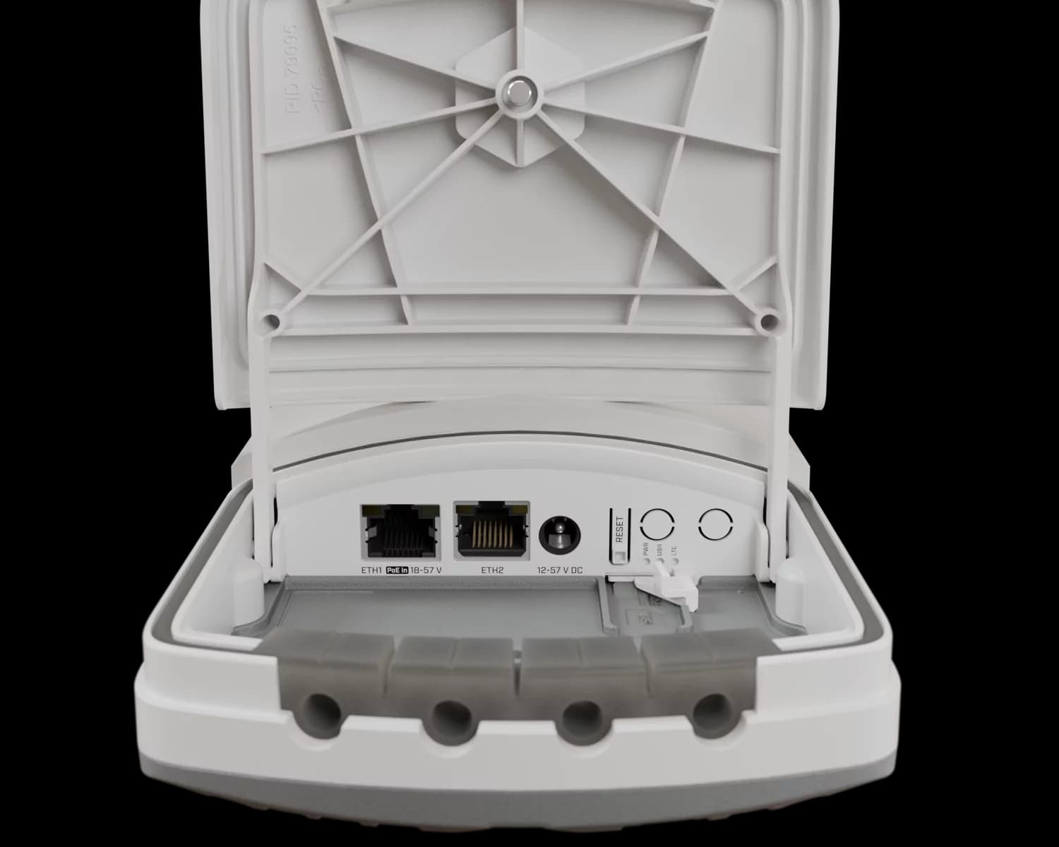 MikroTik wAPGR-5HaxD2HaxD&R11e-LTE7 Wi-Fi 6 LTE7 Router — 3