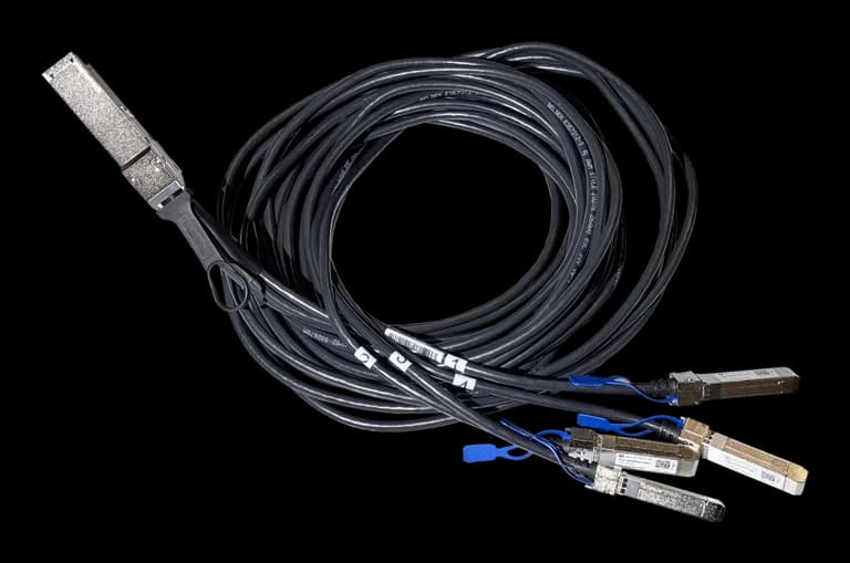 MikroTik DQ+BC0003-DS+ 3m QSFP56 Break-Out DAC Kablo
