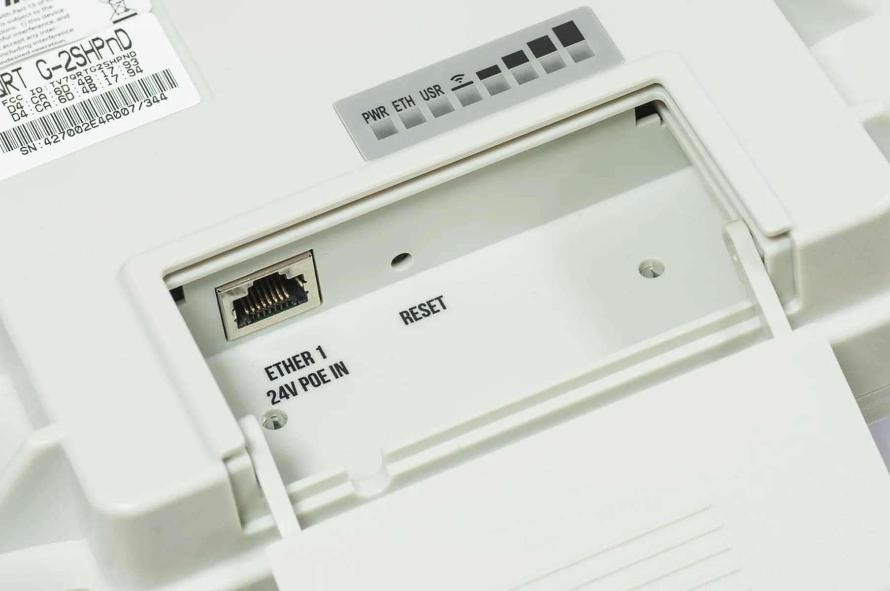 MikroTik RBQRTG-2SHPnD 2.4 GHz 17 dBi Outdoor Wi-Fi Bridge — 1