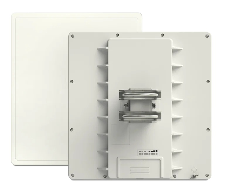MikroTik RB911G-5HPacD-QRT QRT 5 ac Düz Panel Anten — 1