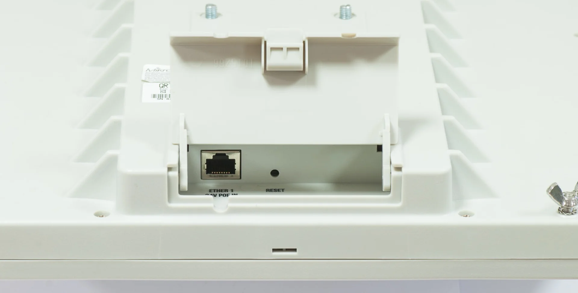 MikroTik RBQRTG-2SHPnD 2.4 GHz 17 dBi Outdoor Wi-Fi Bridge — 3